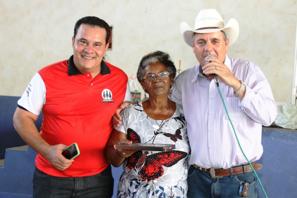 Deputado Ângelo Guerreiro vira cozinheiro em almoço beneficente