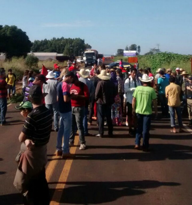 Movimentos sociais bloqueiam rodovias pelo Estado reivindicando por Reforma Agrária