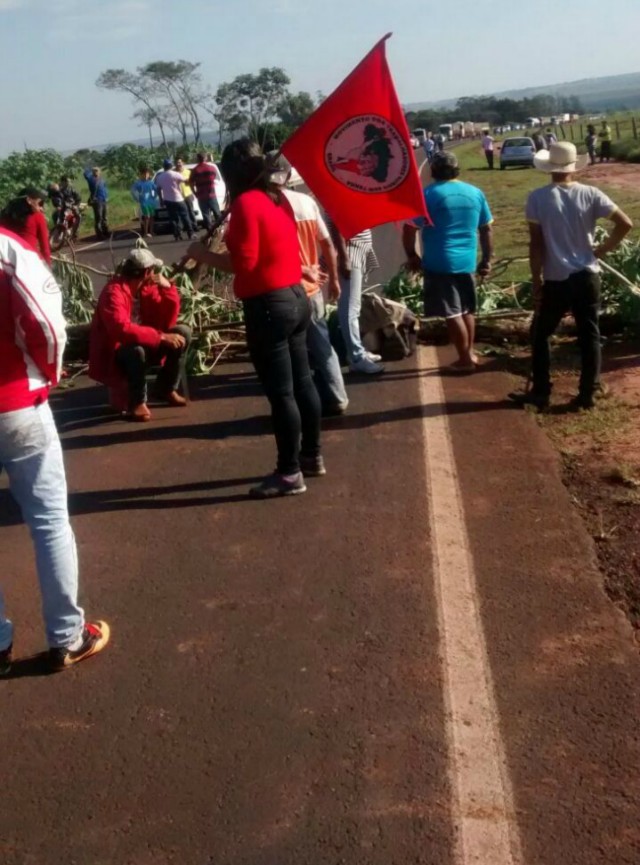 Movimentos sociais bloqueiam rodovias pelo Estado reivindicando por Reforma Agrária