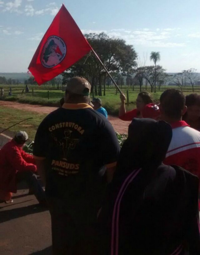 Movimentos sociais bloqueiam rodovias pelo Estado reivindicando por Reforma Agrária