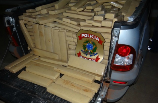 Polícia Federal prende seis traficantes, pistola e quase uma tonelada de maconha