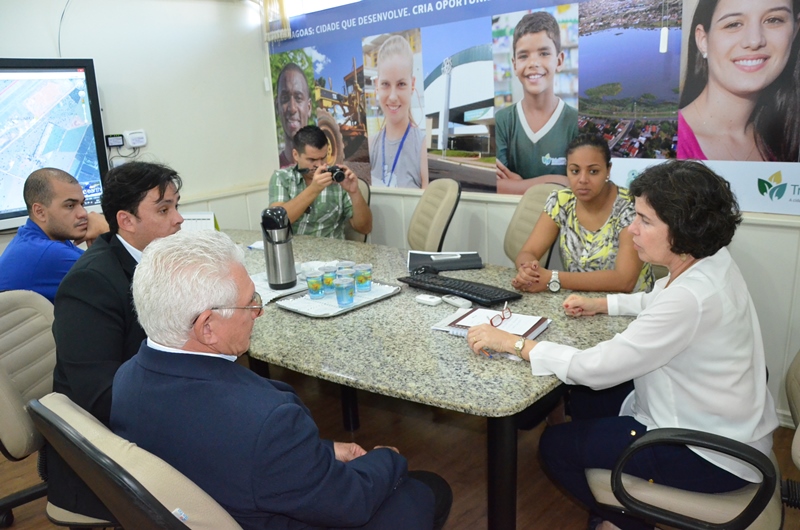 Prefeita recebe visita de representantes do COREN/MS