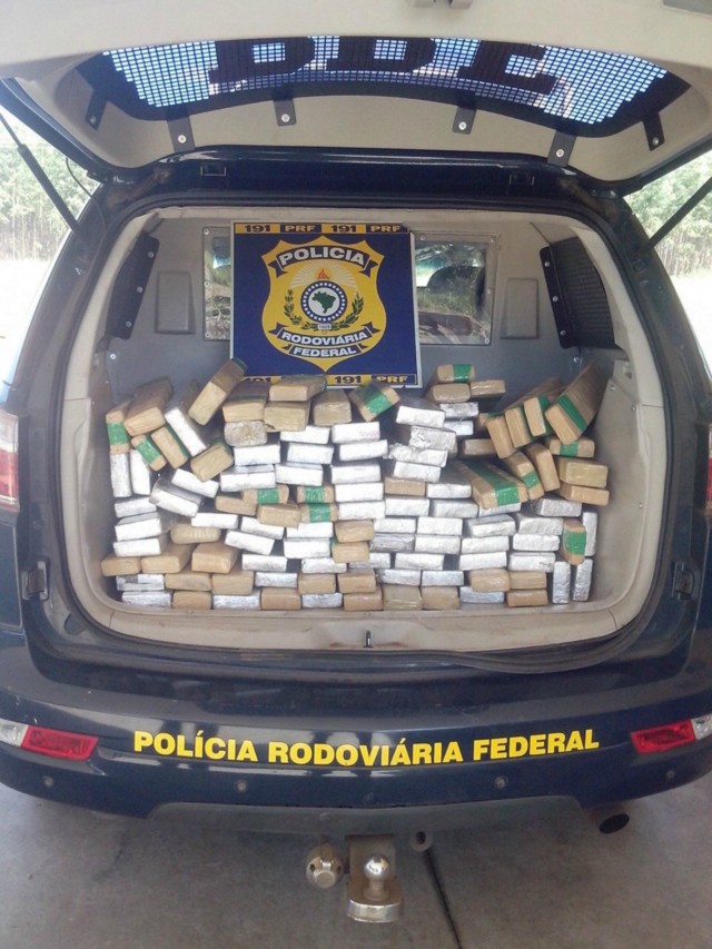 PRF apreende carregamento de maconha e cocaína que iria para o estado de São Paulo