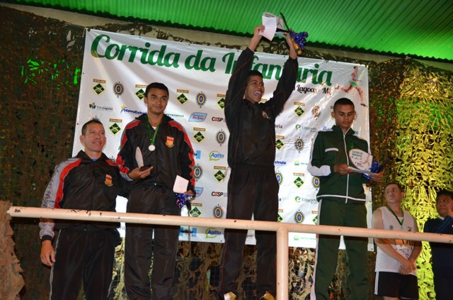 Com mais de 450 competidores, 1ªCorrida da Infantaria premia 12 vencedores