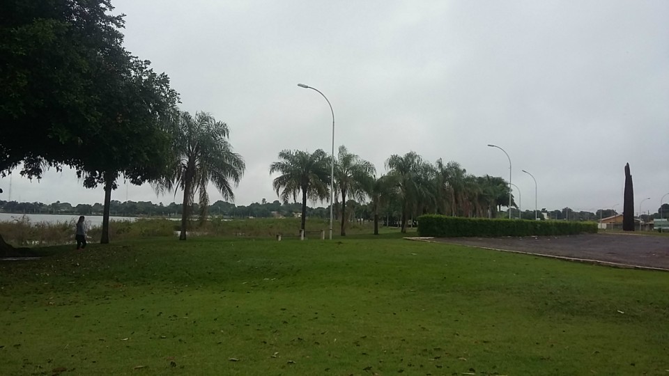 Previsão de sol com muitas nuvens para esta segunda-feira