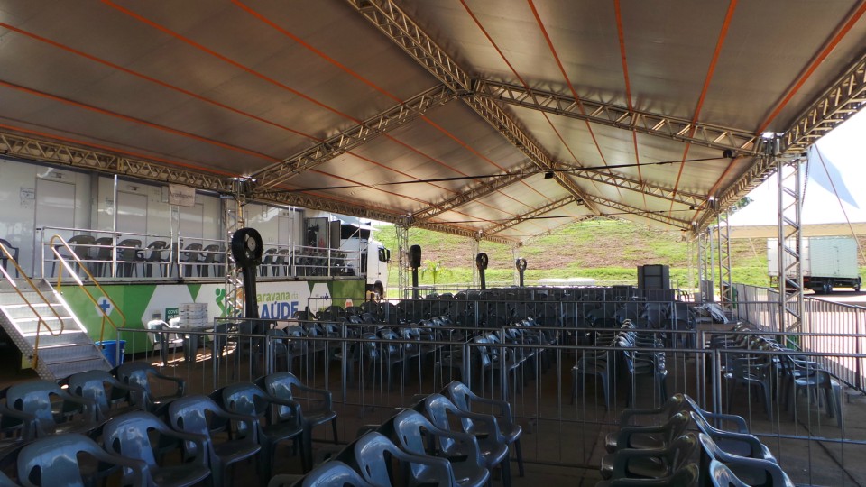 Estrutura do Arena Mix surpreende equipe de montagem da Caravana da Saúde