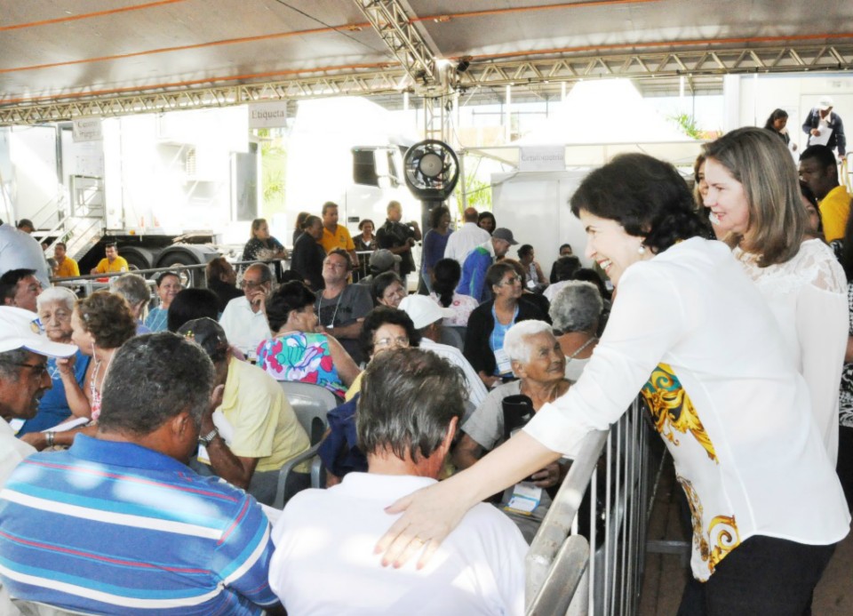 Prefeita realiza visita no primeiro dia de atendimentos da Caravana da Saúde