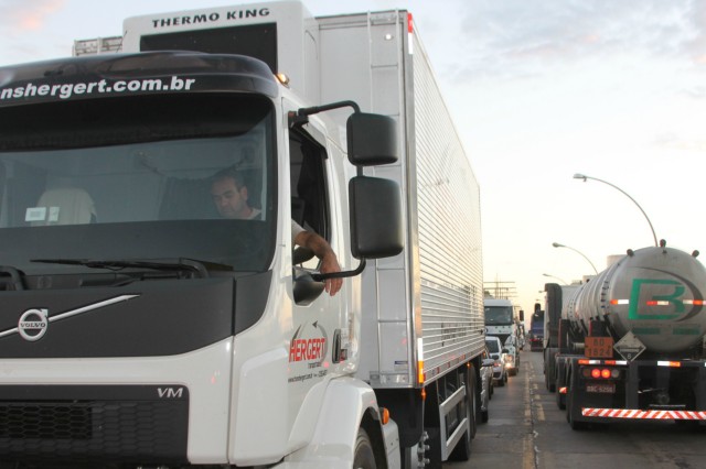 Três trabalhadores ficam feridos em acidente sobre a barragem do Jupiá