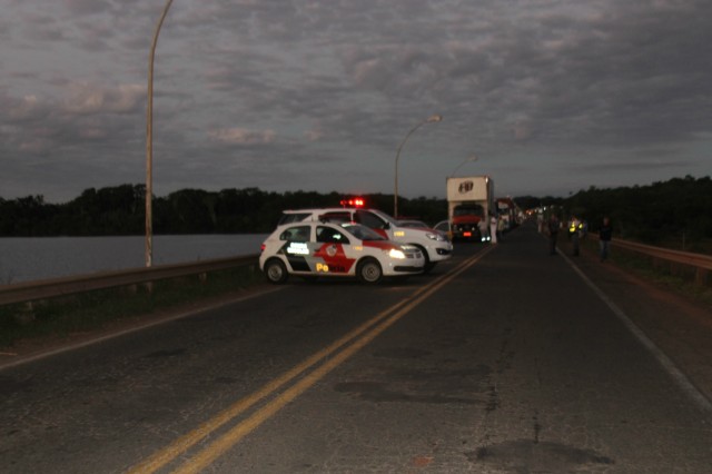 Três trabalhadores ficam feridos em acidente sobre a barragem do Jupiá