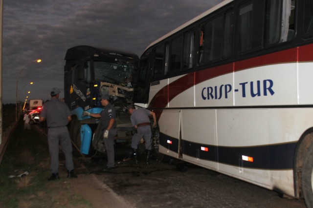 Três trabalhadores ficam feridos em acidente sobre a barragem do Jupiá