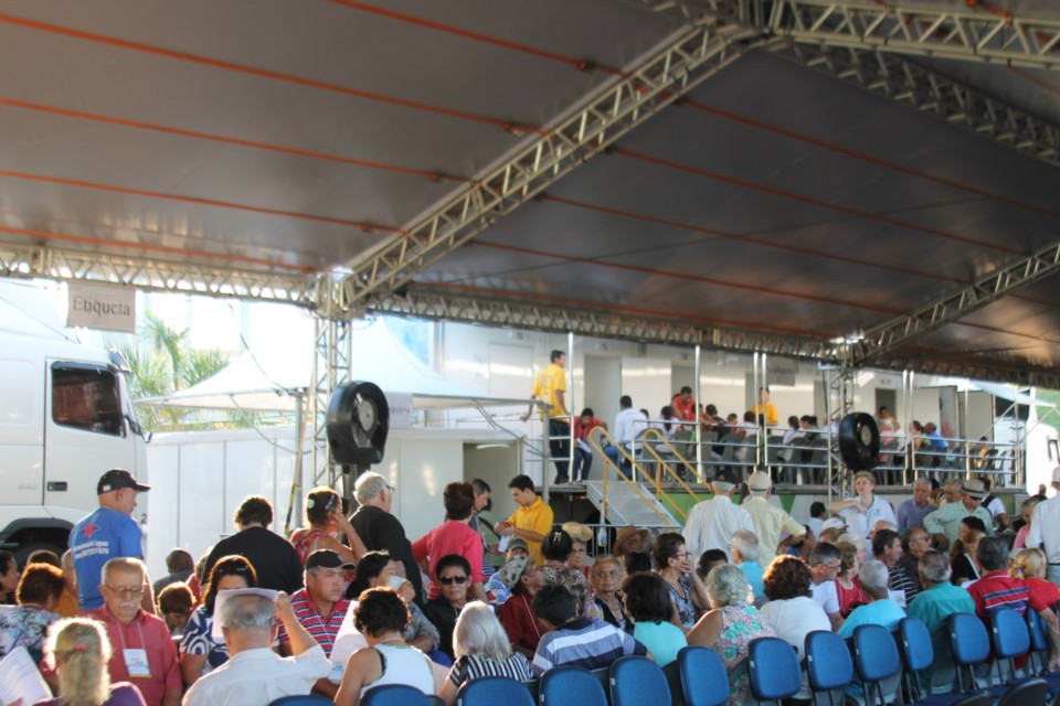 Caravana da Saúde atende mais de 1500 pessoas no 1º dia em Três Lagoas