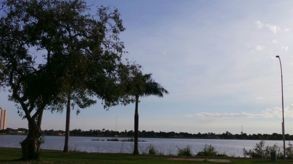 Domingo inicia com céu claro e poucas nuvens em Três Lagoas