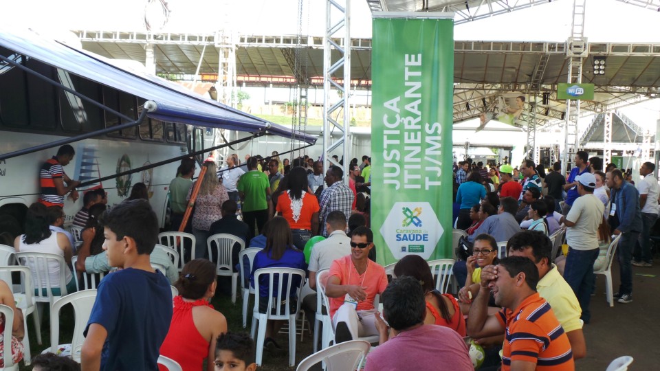 Com mais de 10 mil atendimentos governador, encerra Caravana da Saúde em Três Lagoas