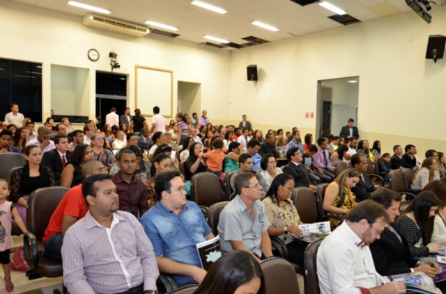 Marcia Moura prestigia entrega de Moção de Congratulação em comemoração ao Dia do Pastor