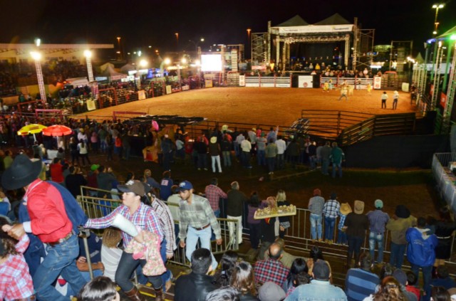 Prefeitura proporciona entrada franca no último dia de festa do ‘Três Lagoas Rodeo’