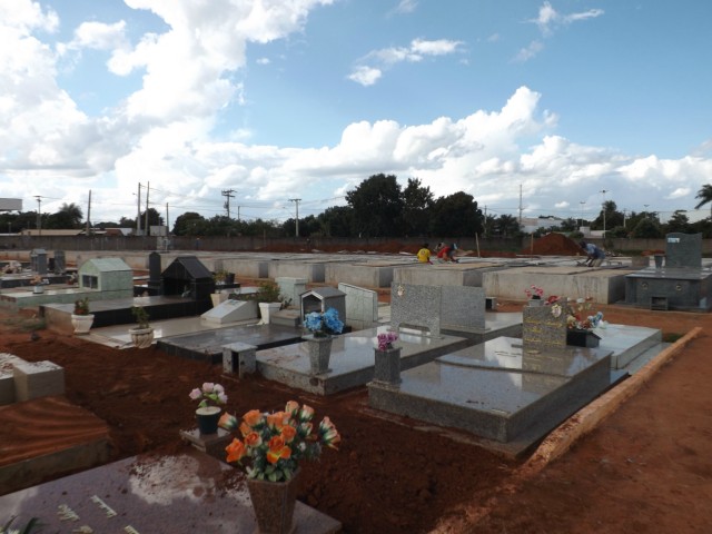 Cemitério ainda tem espaço para 1.050 novos jazigos e covas