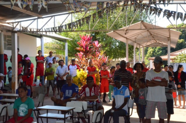 Luiz Akira participa de atividades esportivas e culturais realizadas no Distrito de Arapuá