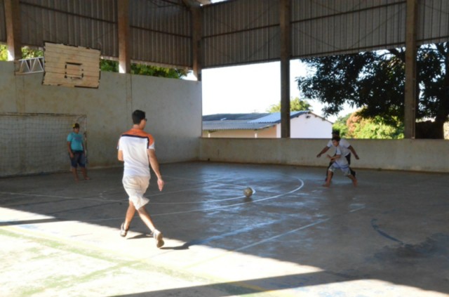 Luiz Akira participa de atividades esportivas e culturais realizadas no Distrito de Arapuá