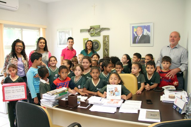 Câmara de Três Lagoas recebe visita de alunos da Escola Municipal Olintho Mancini