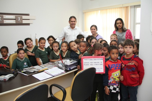 Câmara de Três Lagoas recebe visita de alunos da Escola Municipal Olintho Mancini