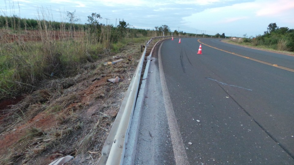 PRF e Bombeiros confirmam morte de condutor de carreta boiadeira na BR-158