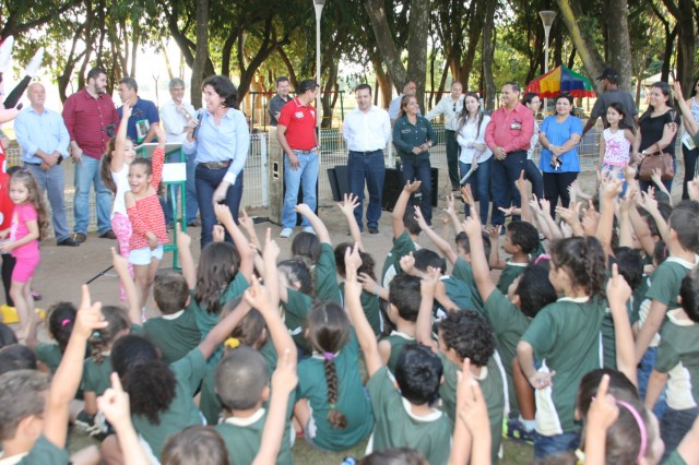 Novo parquinho infantil da Lagoa Maior é inaugurado com alegria e aplausos