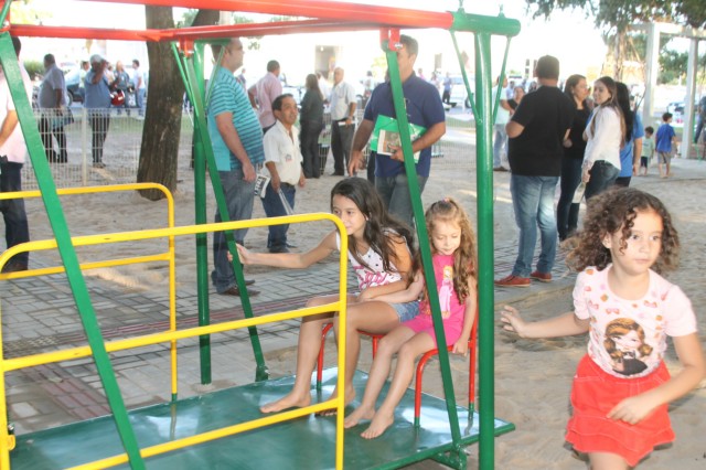 Novo parquinho infantil da Lagoa Maior é inaugurado com alegria e aplausos