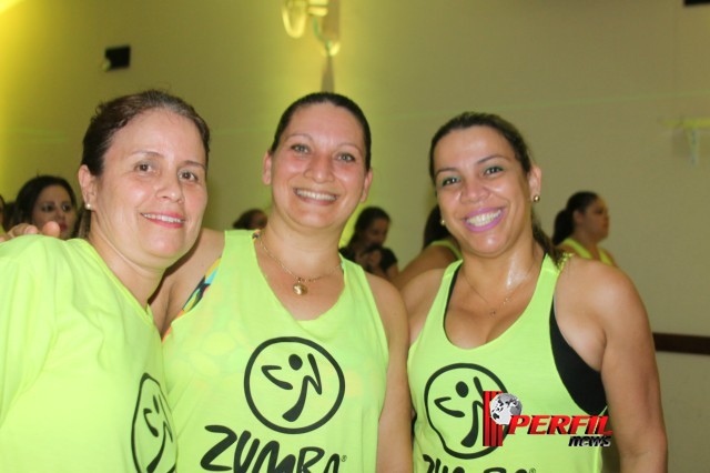 Zumba Solidária atrai multidão e arrecada mais de 260 litros de leite