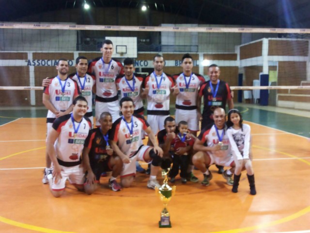 Univôlei vence o Campeonato Municipal de Voleibol