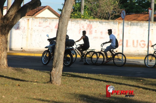PM apreende bicicletas e skates dos que trafegam irregularmente na Lagoa Maior