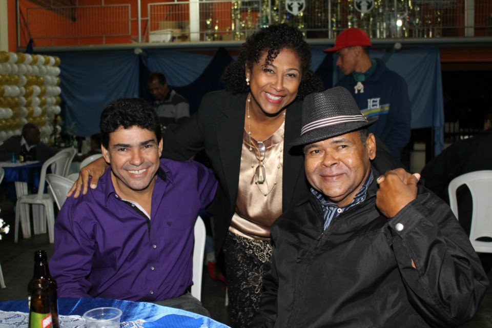 Cláudia comemora 50 anos com festa no Recanto do Galo Cláudia comemora 50 anos com festa no Recanto do Galo