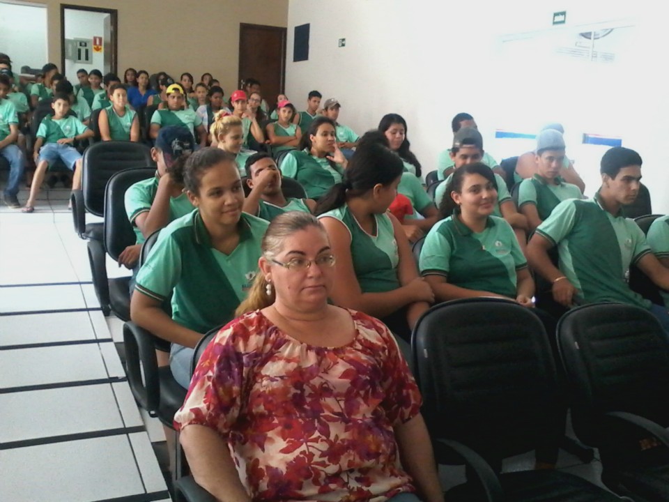 A convite da Câmara, Eduardo Rocha vem à Brasilândia debater drogas com alunos