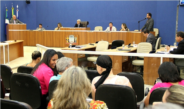 Parlamento Jovem: projeto prevê atuação de estudantes dentro da Câmara