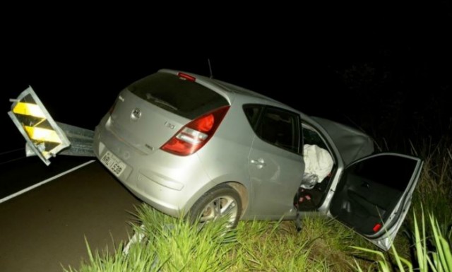 Motorista colide em guard-rail após atropelar animal na rodovia BR-267 em Bataguassu