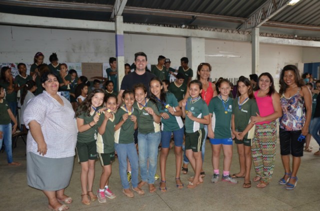 Escola Maria Eulália Vieira recebe atividades de encerramento da 2ª Semana da Juventude