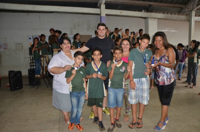 Escola Maria Eulália Vieira recebe atividades de encerramento da 2ª Semana da Juventude