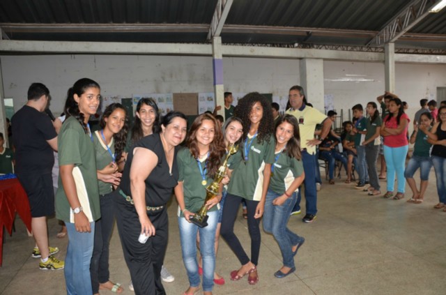 Escola Maria Eulália Vieira recebe atividades de encerramento da 2ª Semana da Juventude