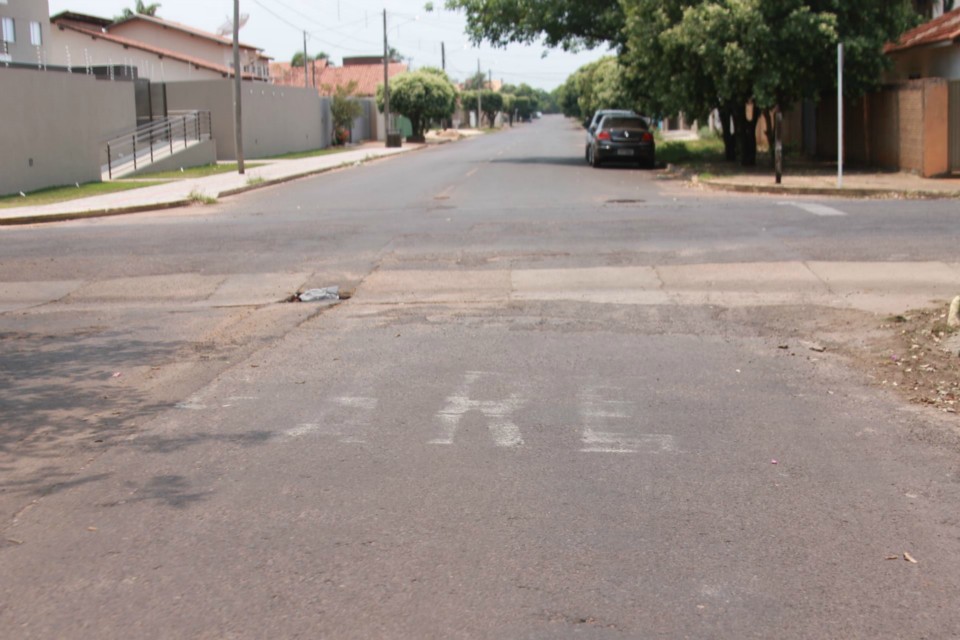 Sinalização confusa gera acidentes e reclamações de motoristas em Três Lagoas