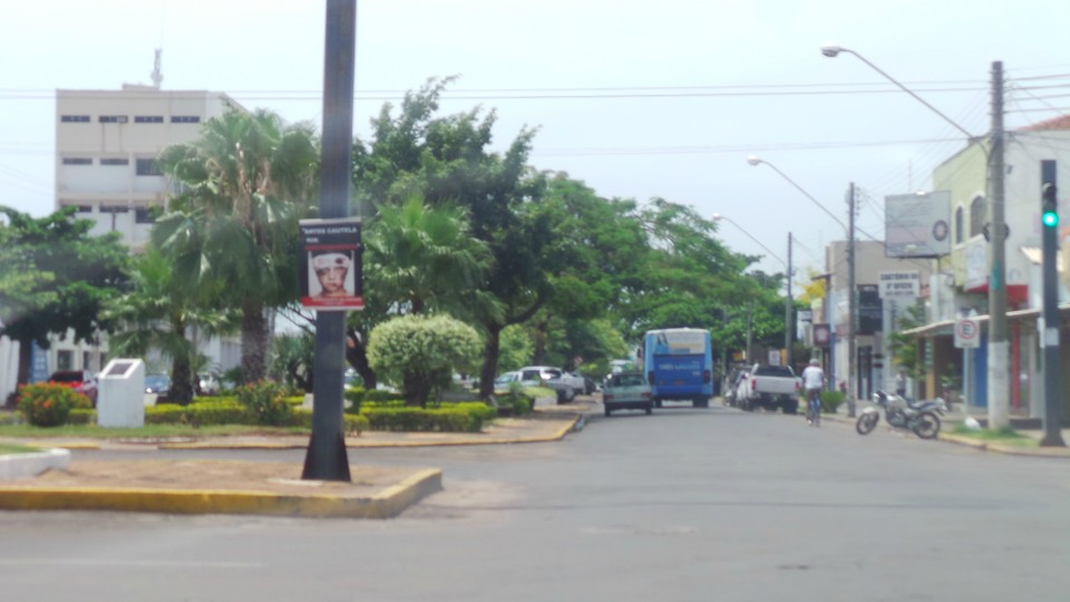 Sinalização confusa gera acidentes e reclamações de motoristas em Três Lagoas