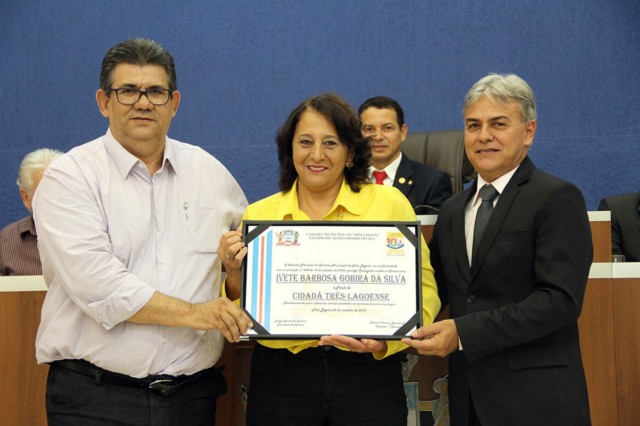 Câmara de Três Lagoas presta homenagem a 33 comerciários