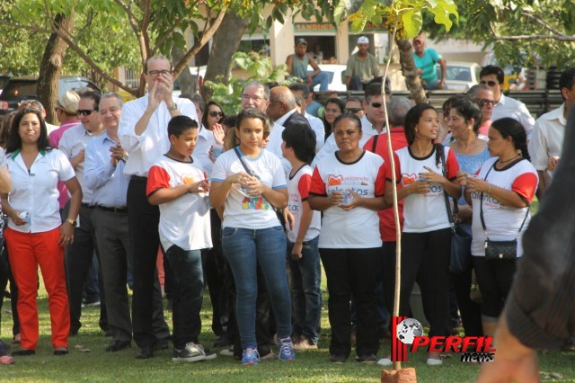 Após lançamento do Projeto Horizonte 2, pista de caminhada é inaugurada pela Fibria