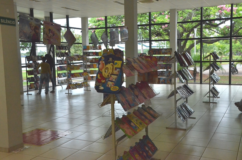 10ª Feira do Livro teve início nesta terça-feira, na Biblioteca Municipal “Rosário Congro”