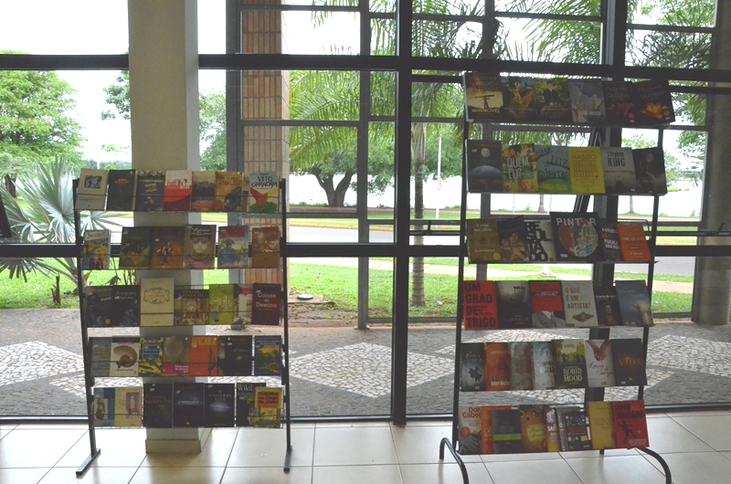 10ª Feira do Livro teve início nesta terça-feira, na Biblioteca Municipal “Rosário Congro”