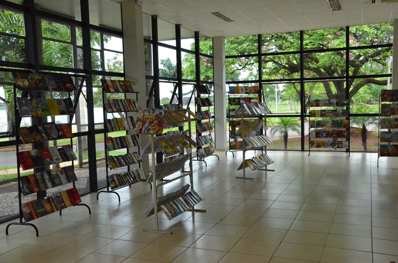 10ª Feira do Livro teve início nesta terça-feira, na Biblioteca Municipal “Rosário Congro”