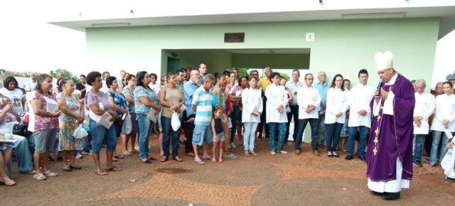 Fiéis participam de Missa de Finados em Três Lagoas