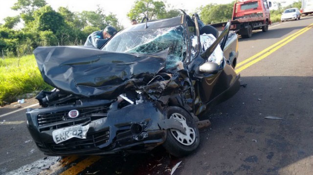 Colisão entre ônibus e picape deixa um morto em Anaurilândia