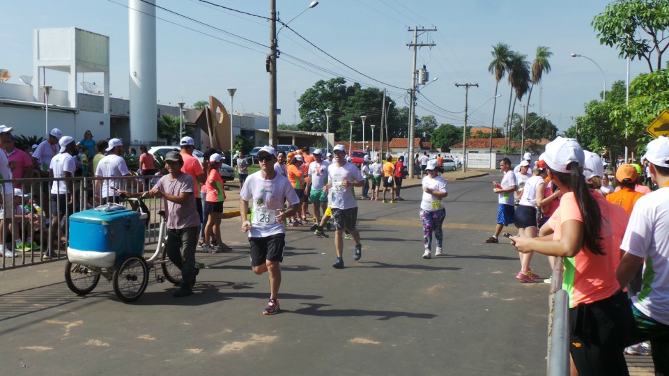 Corrida "O Valor da Vida" arrecada mais de quatro toneladas de alimentos