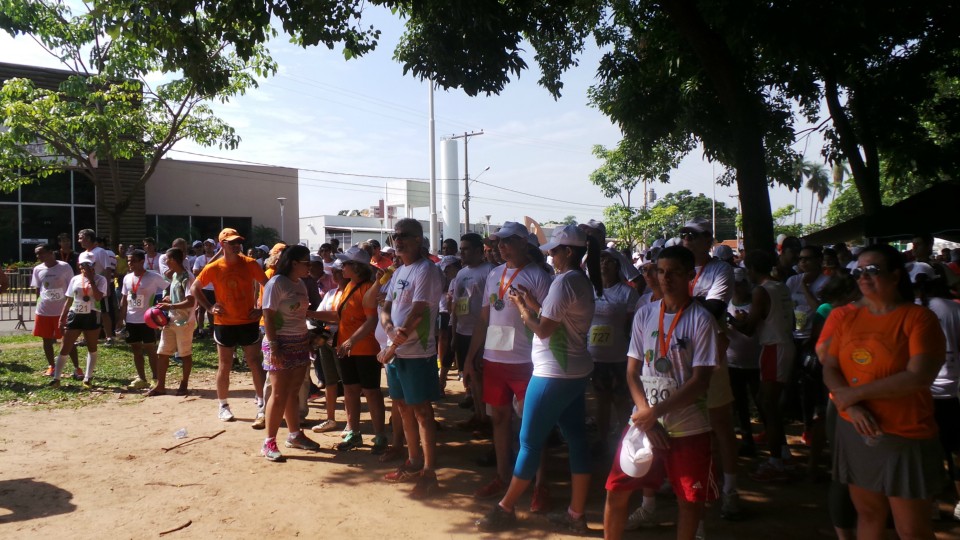 Corrida "O Valor da Vida" arrecada mais de quatro toneladas de alimentos