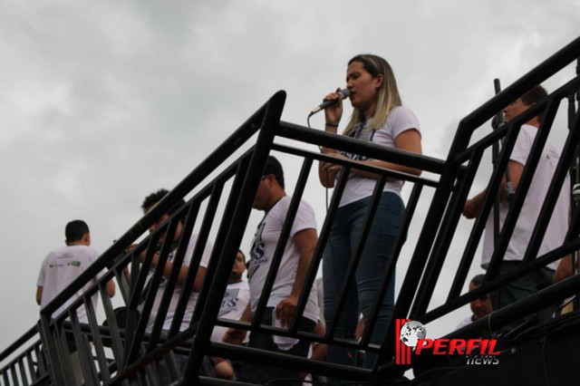 Mesmo com chuva, Marcha Para Jesus reúne mais de 3 mil participantes Mesmo com chuva, Marcha Para Jesus reúne mais de 3 mil participantes