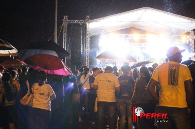 Mesmo com chuva, Marcha Para Jesus reúne mais de 3 mil participantes Mesmo com chuva, Marcha Para Jesus reúne mais de 3 mil participantes